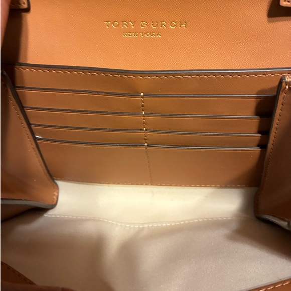 Tory Burch Brown and Cream Crossbody Bag with Gold Chain - Picture 8 of 13